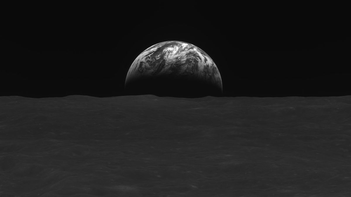 Jihokorejská lunární sonda už pracuje. Zachytila východ Země nad Měsícem